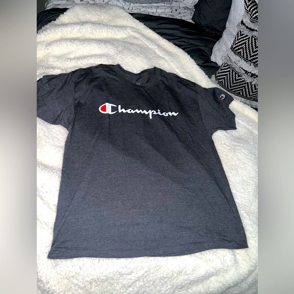 Champion Men’s short sleeve tee shirt. Grey spell out. Size XL.